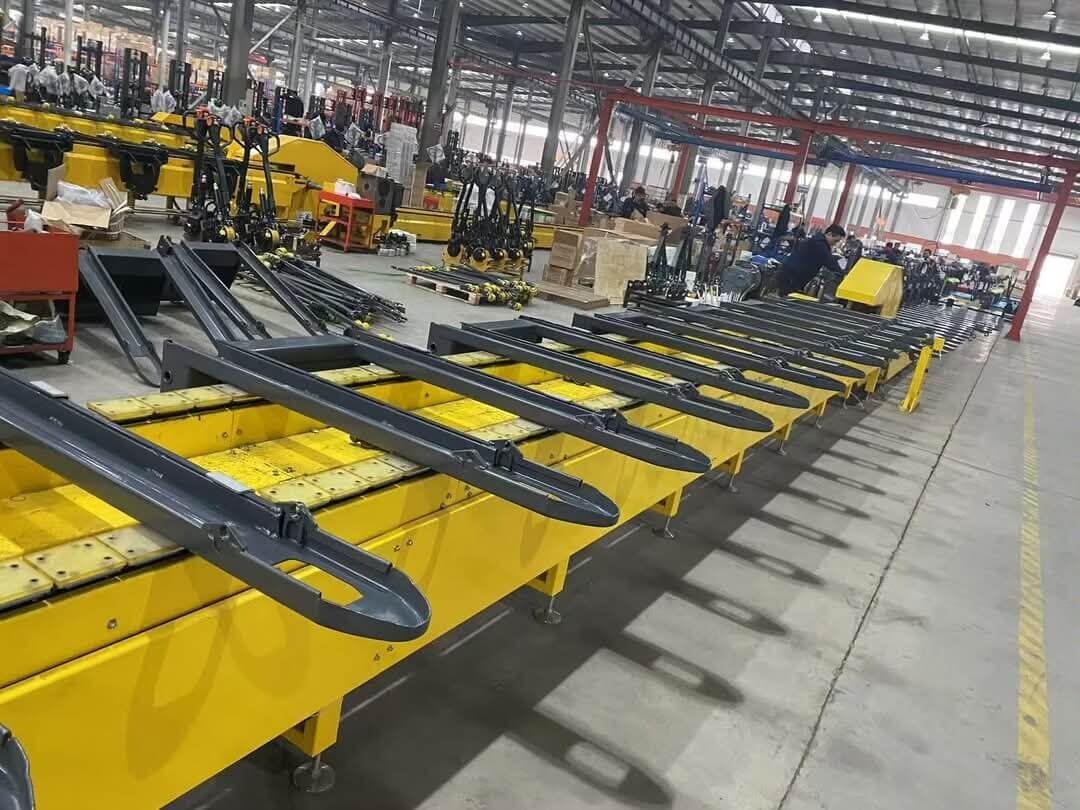 electric pallet stacker production in Yocov Factory